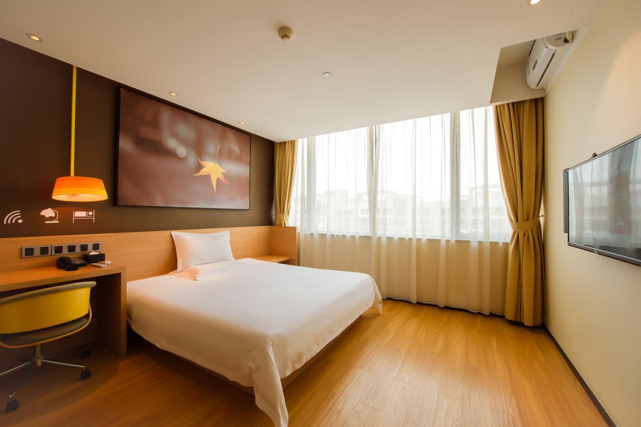 Iu Hotel Shenyang Railway Station Sk Transfer Center Exteriér fotografie